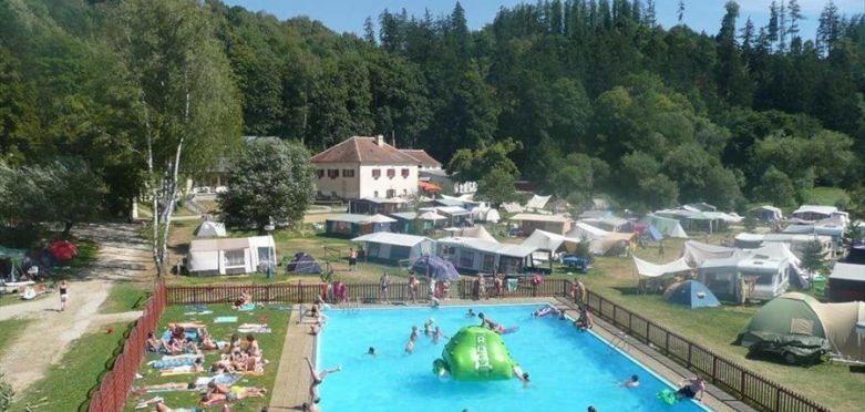 Kemp letní den - zdroj dokempu