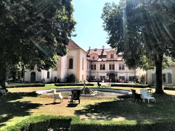 39887074_223424015189309_6934128951686070272_n