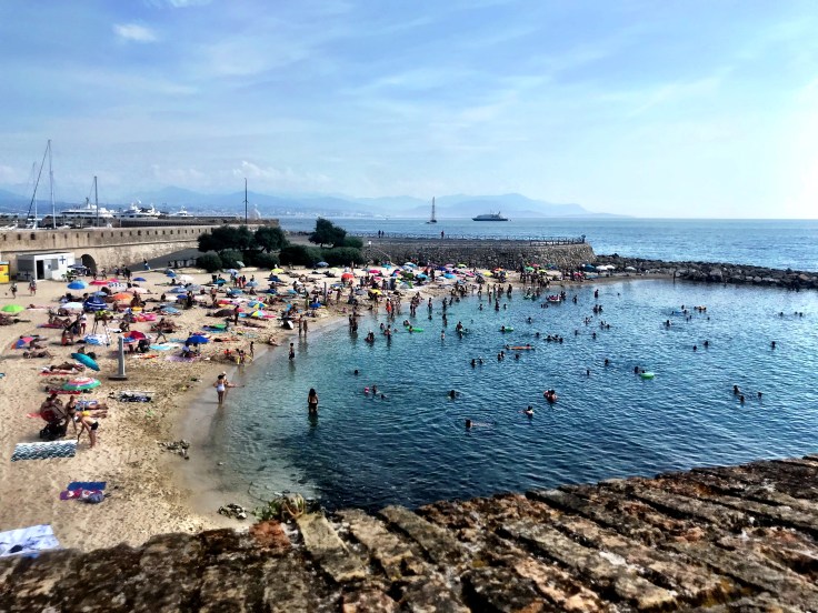 C8372156-4E43-47D0-857C-728F86ACA2DF